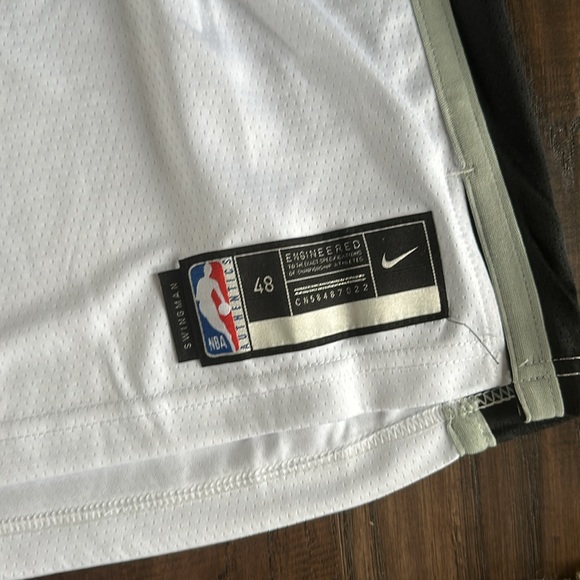 BRAND NEW Victor Wembanyama Home ROOKIE JERSEY with tag 2 available - Picture 2 of 7